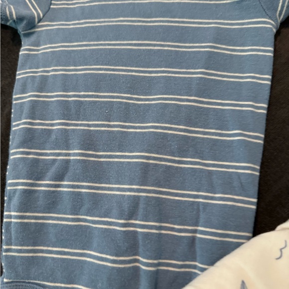 NWOT Carter’s 9 month onesies blue & white - Picture 4 of 5